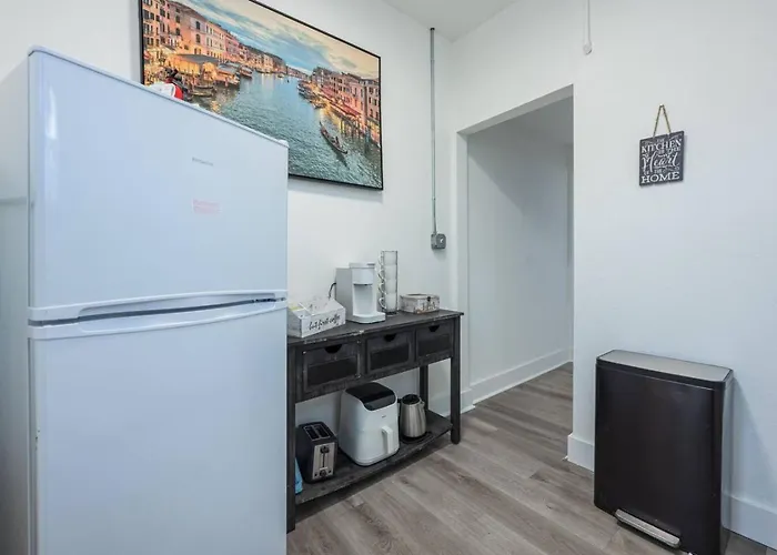 Unit 10 Cozy Convenient Near Offers Holiday home *