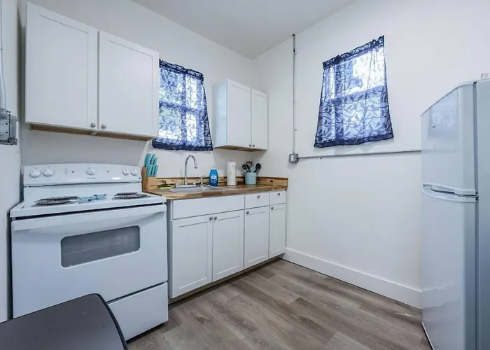 Unit 10 Cozy Convenient Near Offers * Pensacola