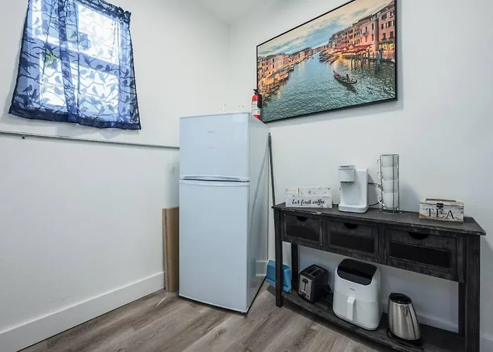 Unit 10 Cozy Convenient Near Offers Holiday home