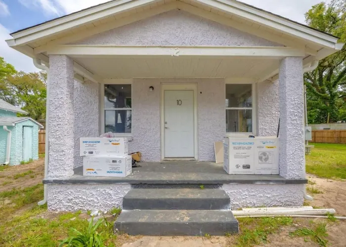Unit 10 Cozy Convenient Near Offers